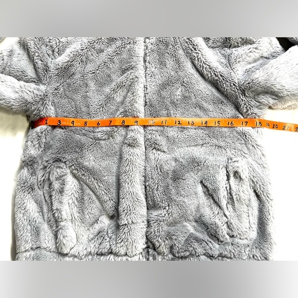 FULL TILT Gray faux fur full zip hooded jacket size M. - Picture 13 of 14